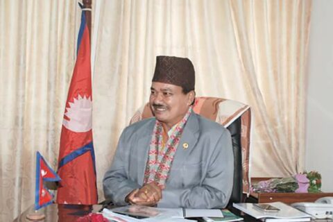 अल्पमतका मुख्यमन्त्री डिल्ली चौधरीले सुटुक्क गरे कर्मचारी सरुवा