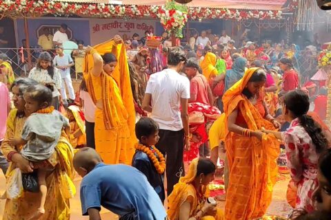 मिथिलाका शक्तिपीठमा दुर्गाको ‘खोइछ’ भर्ने महिलाको घुइँचो, सन्तानको दीर्घायु र सौभाग्यको कामना